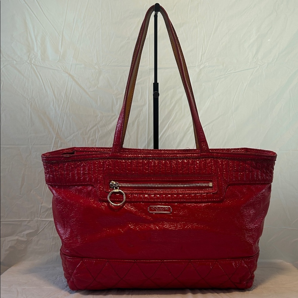 COACH 18674 Poppy Daisy Quilted Liquid Gloss Patent Leather Shoulder Bag Tote - Picture 1 of 11